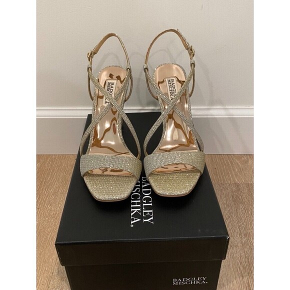 Badgley Mischka Ebiza Glitter Cross Strap Sandal Women's 8 Platinum Glitter NWT - Picture 6 of 6